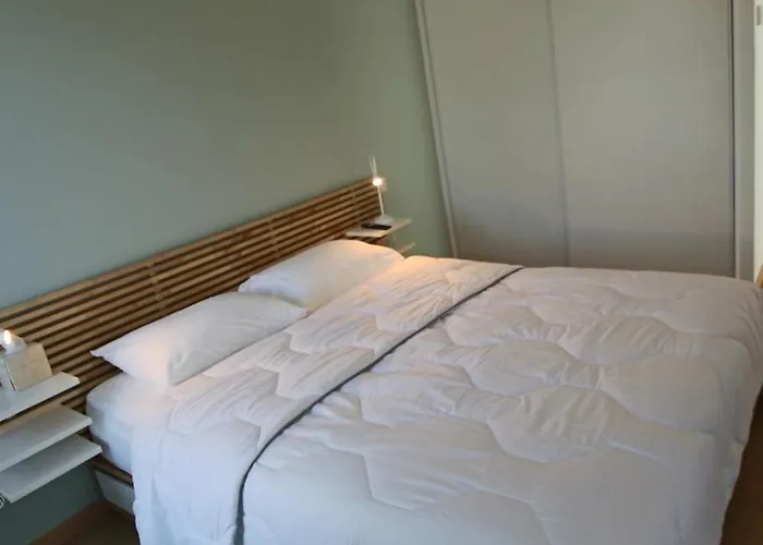 T2 40m2 2 Chambres, Garage, Proche アパート エクスレバン